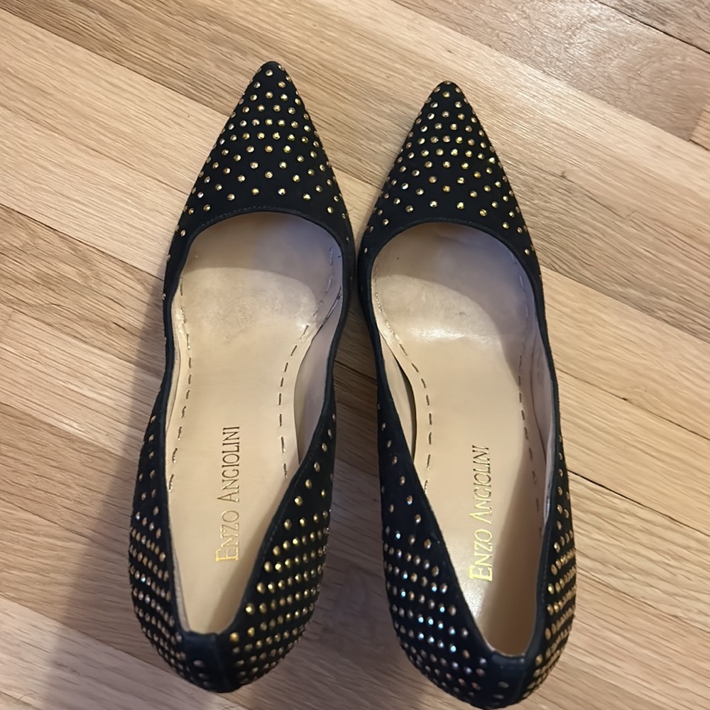 Enzo Angiolini Florelli black gold studded pumps. Size 7
